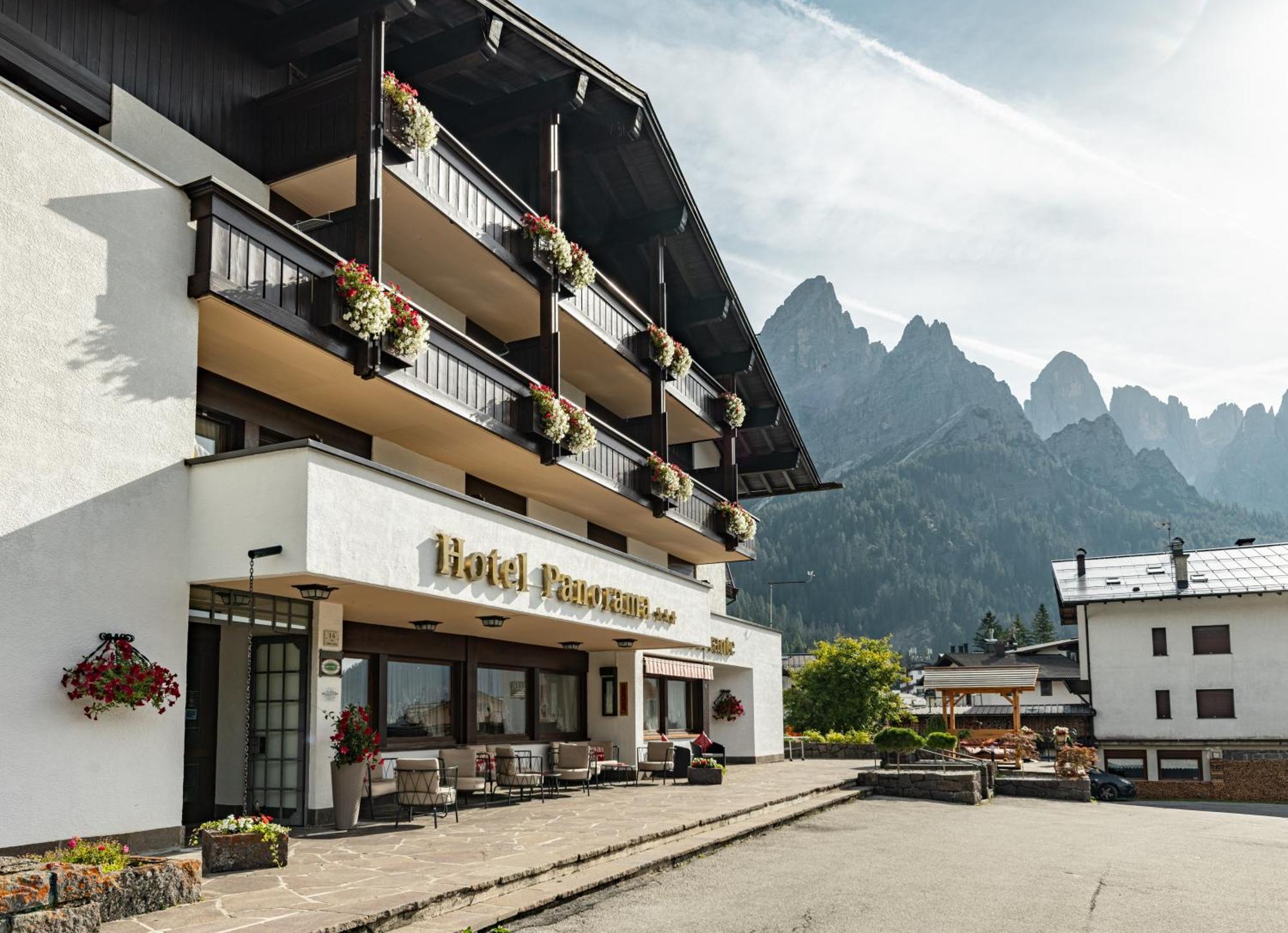 Hotel Panorama San Martino Di Castrozza Exteriör bild